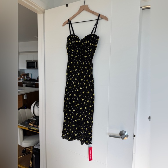 NWT Realisation Par The Iris Dress in Florence XS
100% silk! - Picture 7 of 8